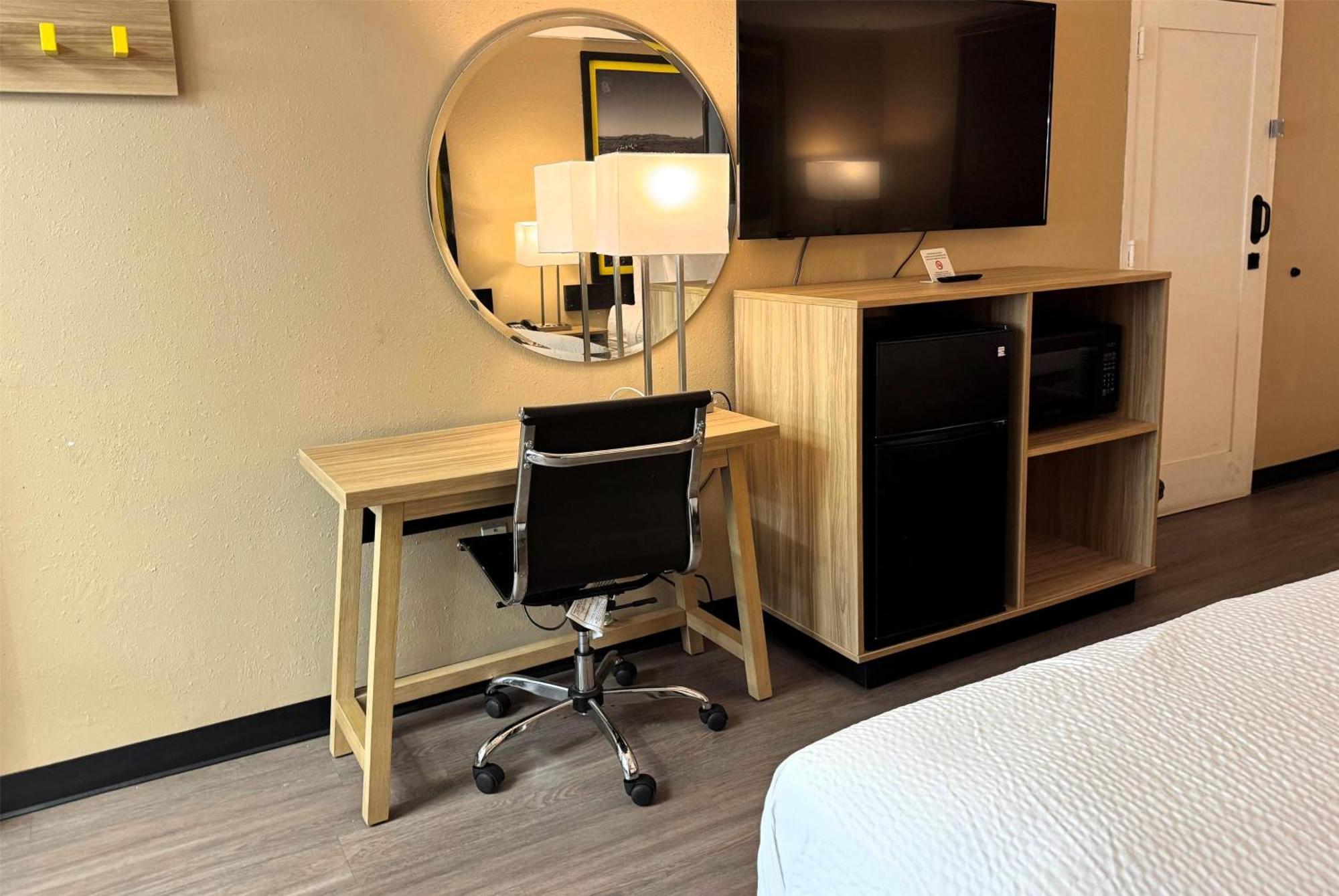 Super 8 By Wyndham Corpus Christi Airport Hotel Exterior photo
