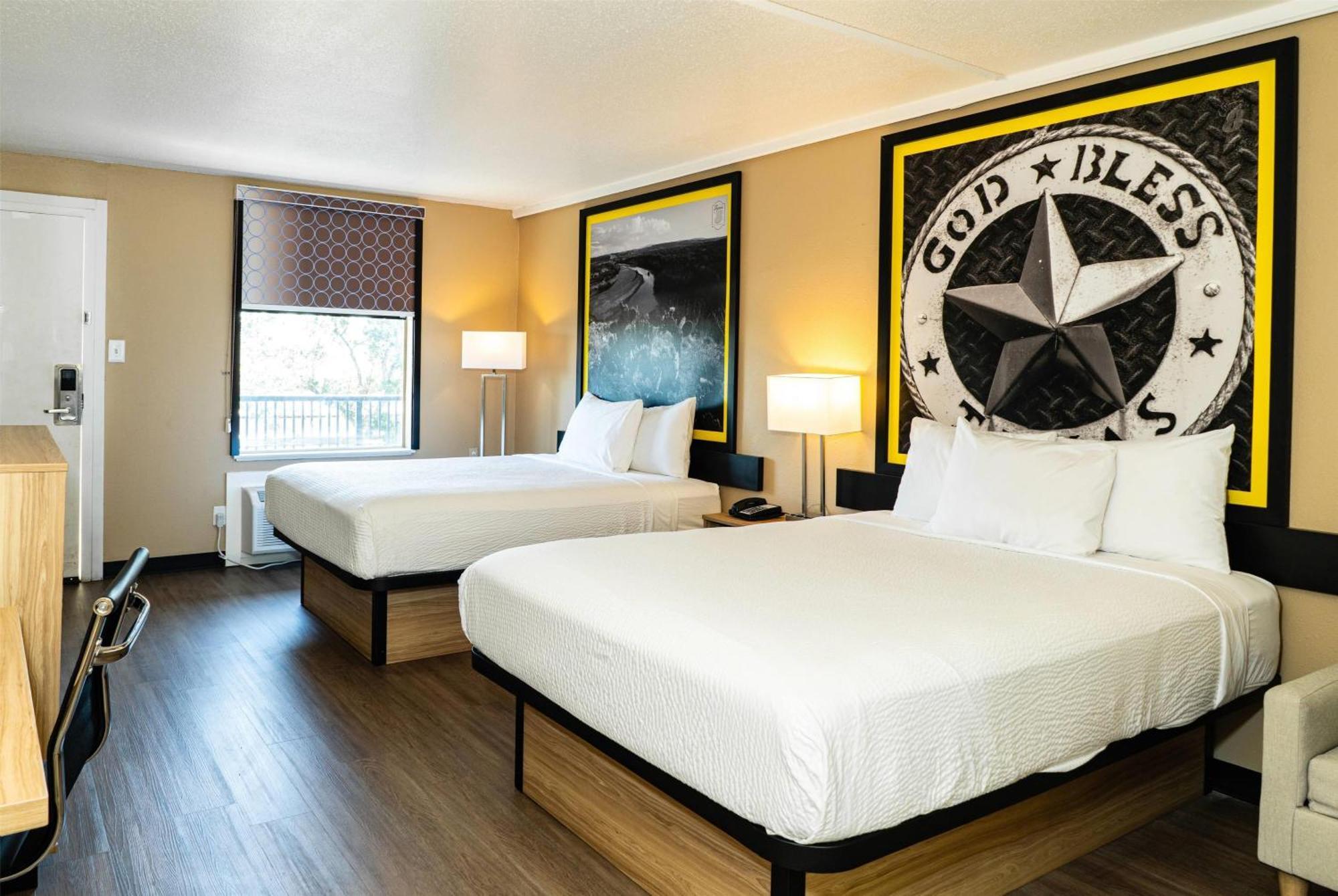 Super 8 By Wyndham Corpus Christi Airport Hotel Exterior photo